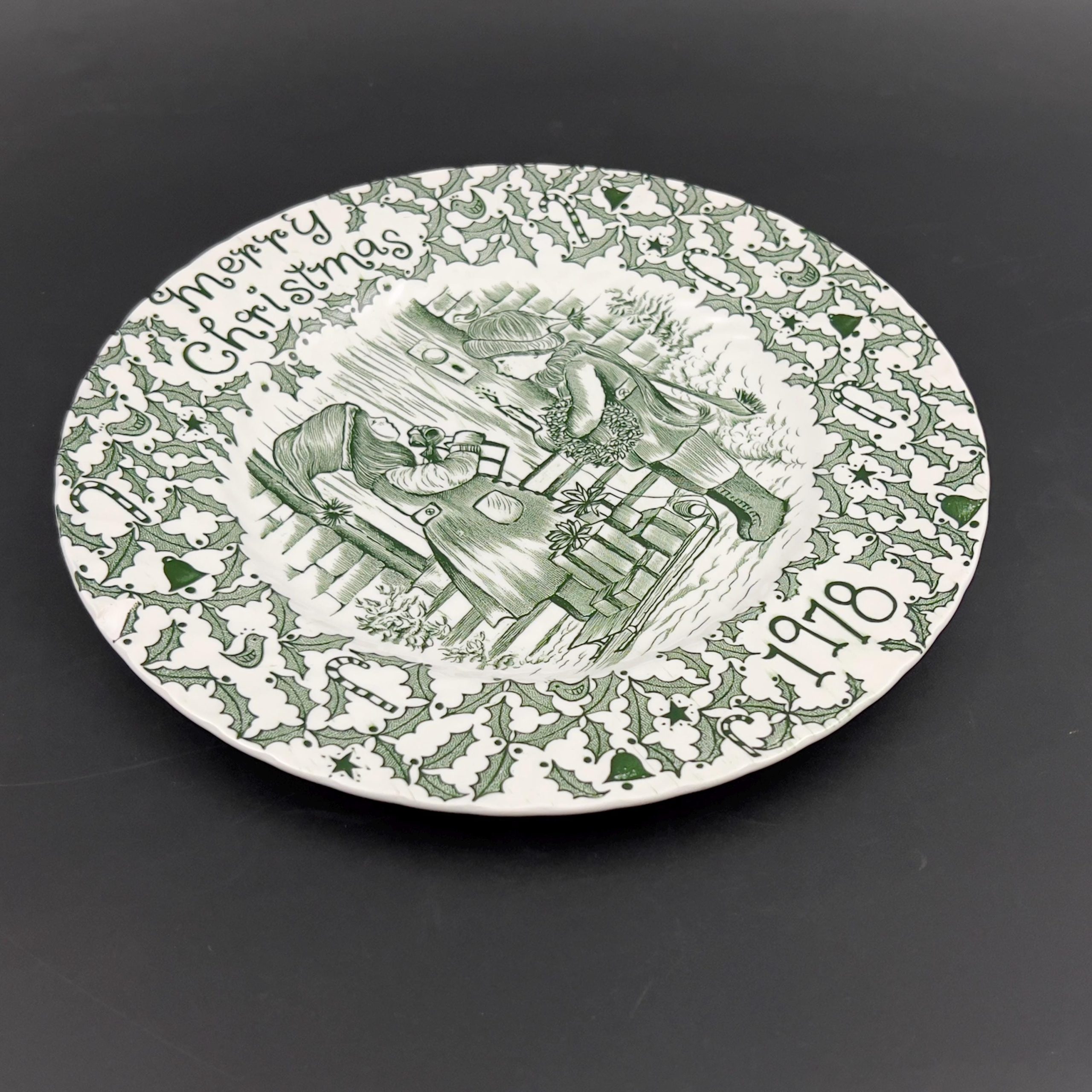 Vintage 1978 Royal Crownford Christmas Plate: Norma Sherman Holiday Decor - Image 4