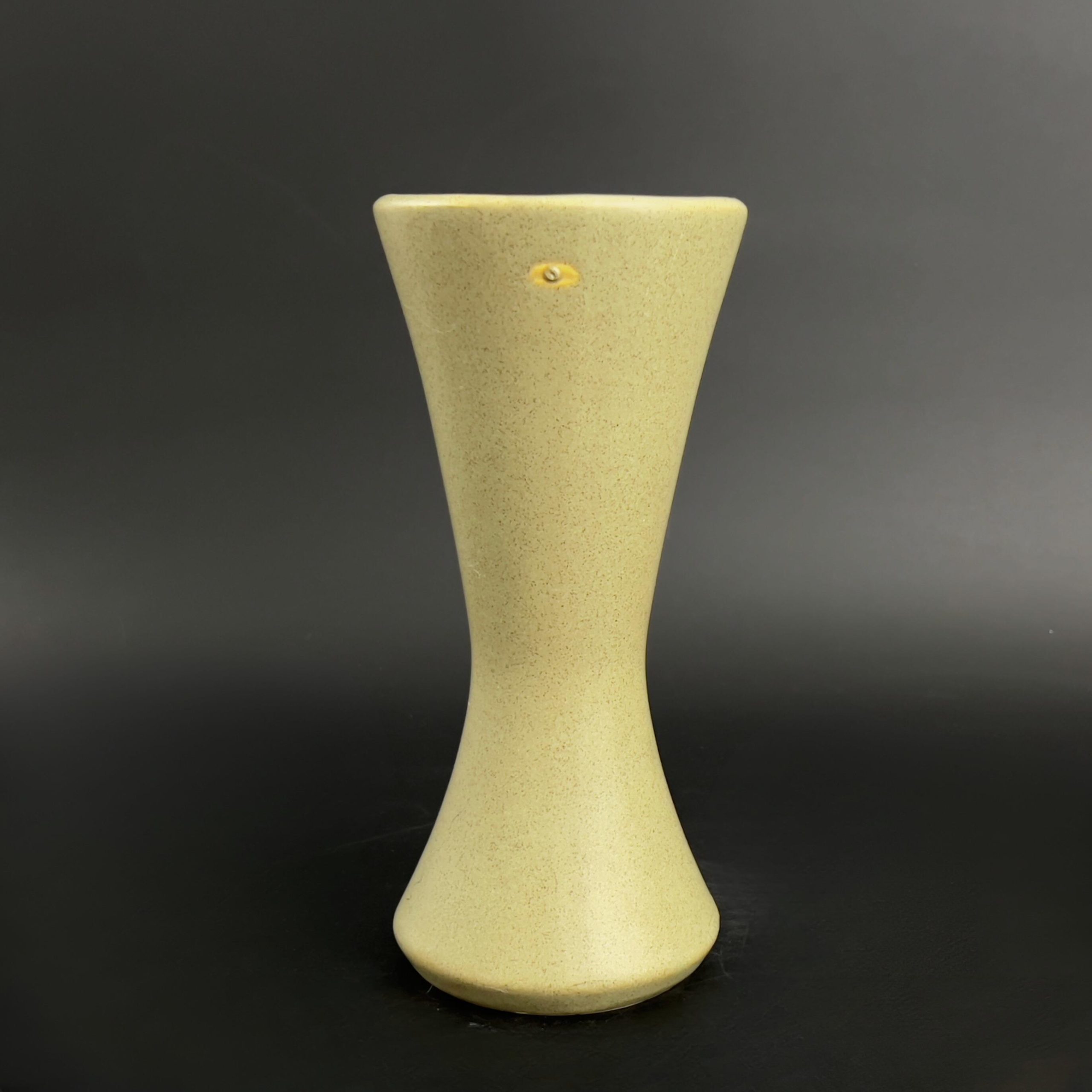 Vintage McCoy Floraline Pottery Set: Hourglass Vase & Pedestal Planter - Image 11