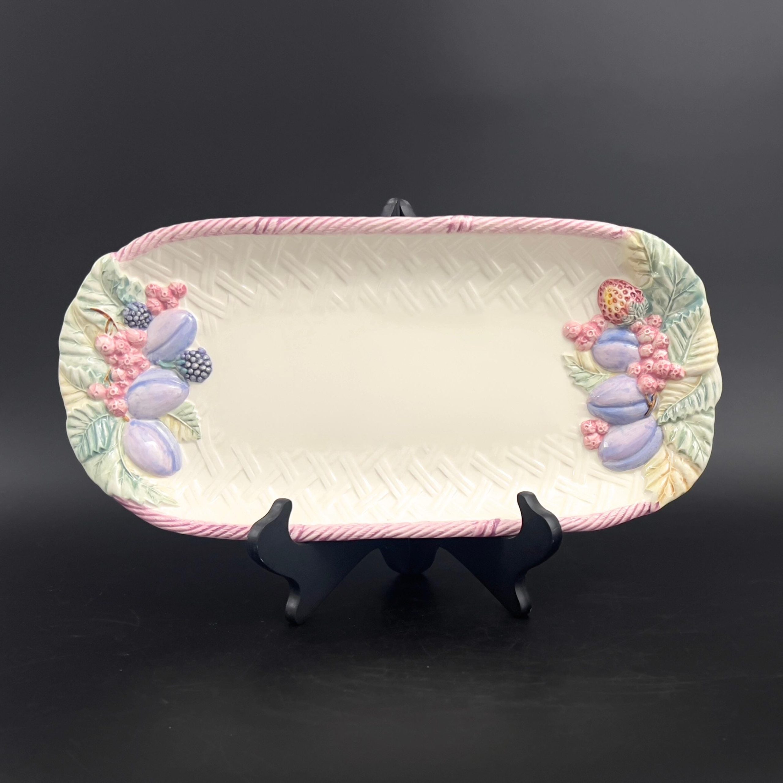 Vintage Hand-Painted Majolica Platter: Portuguese Fruit Basket Weave - Image 4