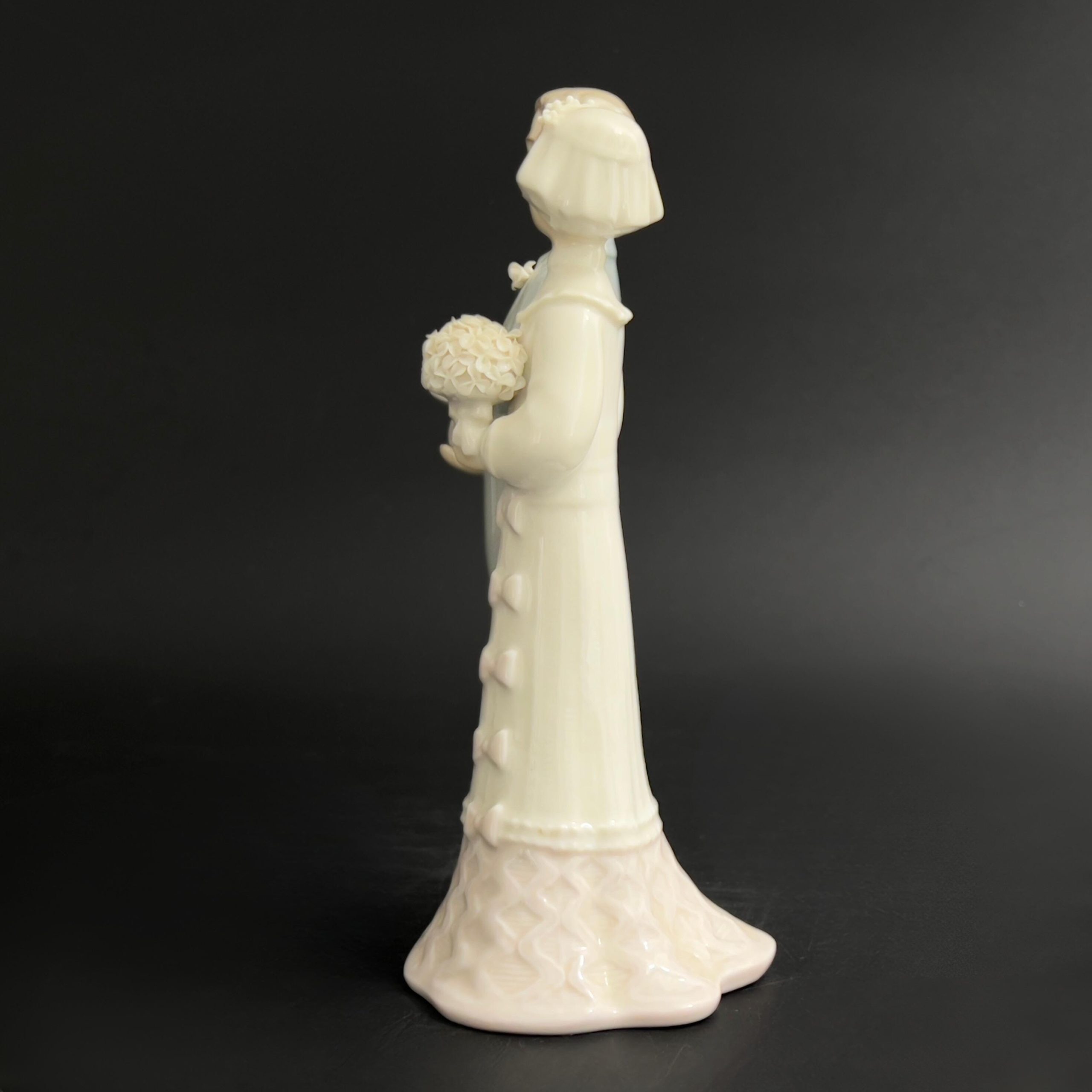 Vintage Lladró Wedding Couple Figurine: Spanish Porcelain Keepsake - Image 7