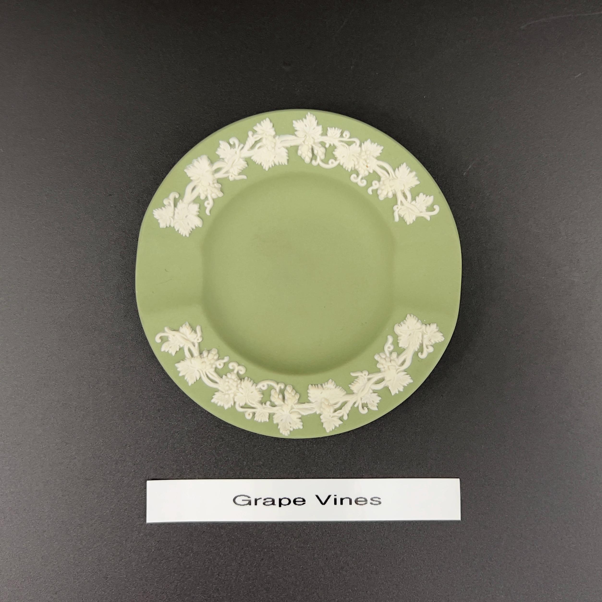 Vintage Wedgwood Sage Green Jasperware Ashtray Set: Neoclassical Decor - Image 5