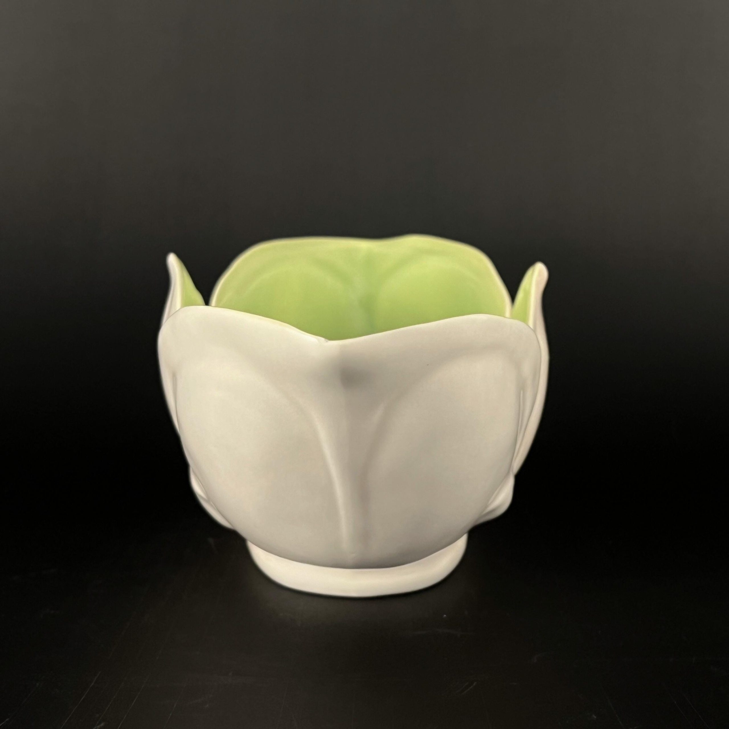 Vintage Roselane Ceramic Planter #935: Mid-Century Modern Centerpiece - Image 5