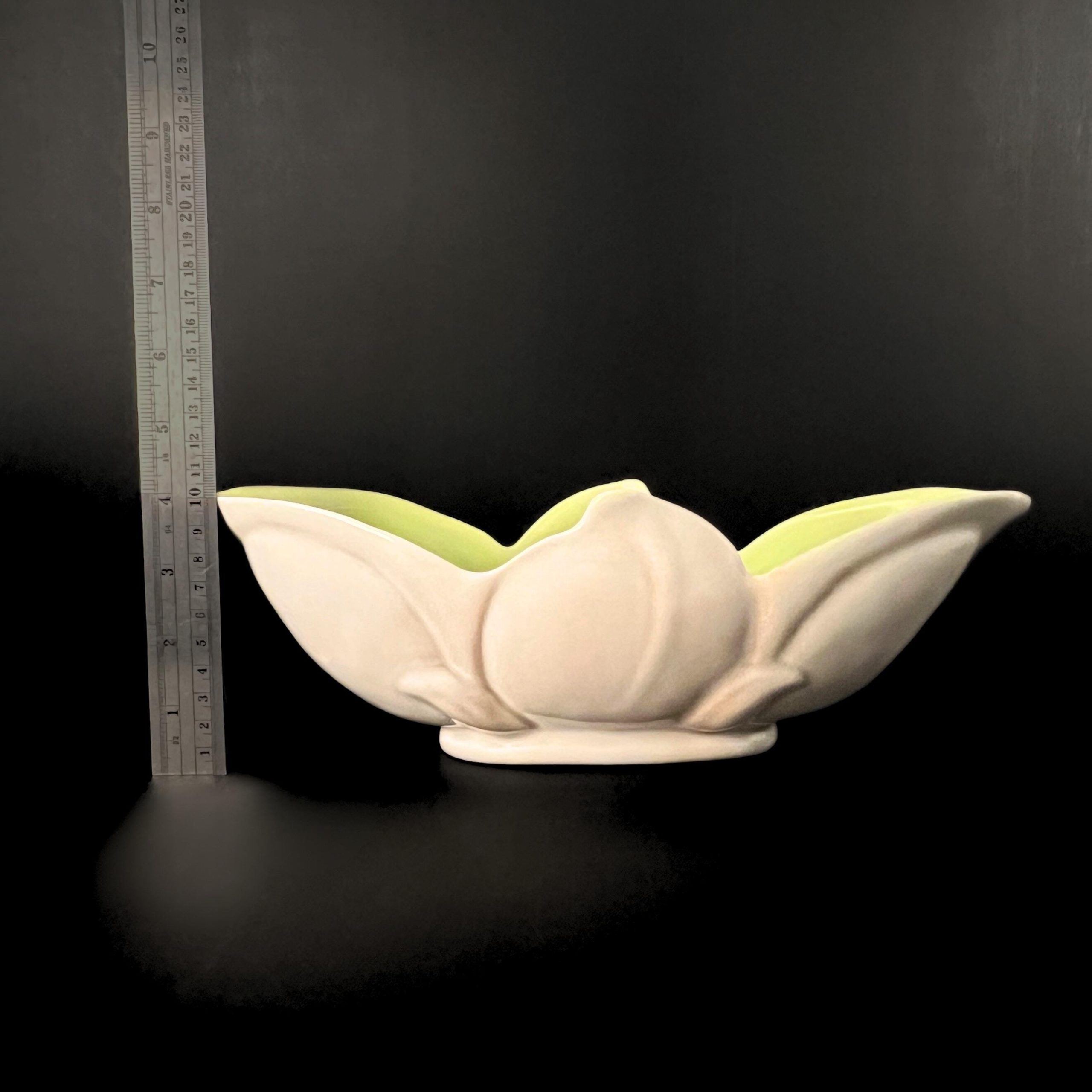 Vintage Roselane Ceramic Planter #935: Mid-Century Modern Centerpiece - Image 10
