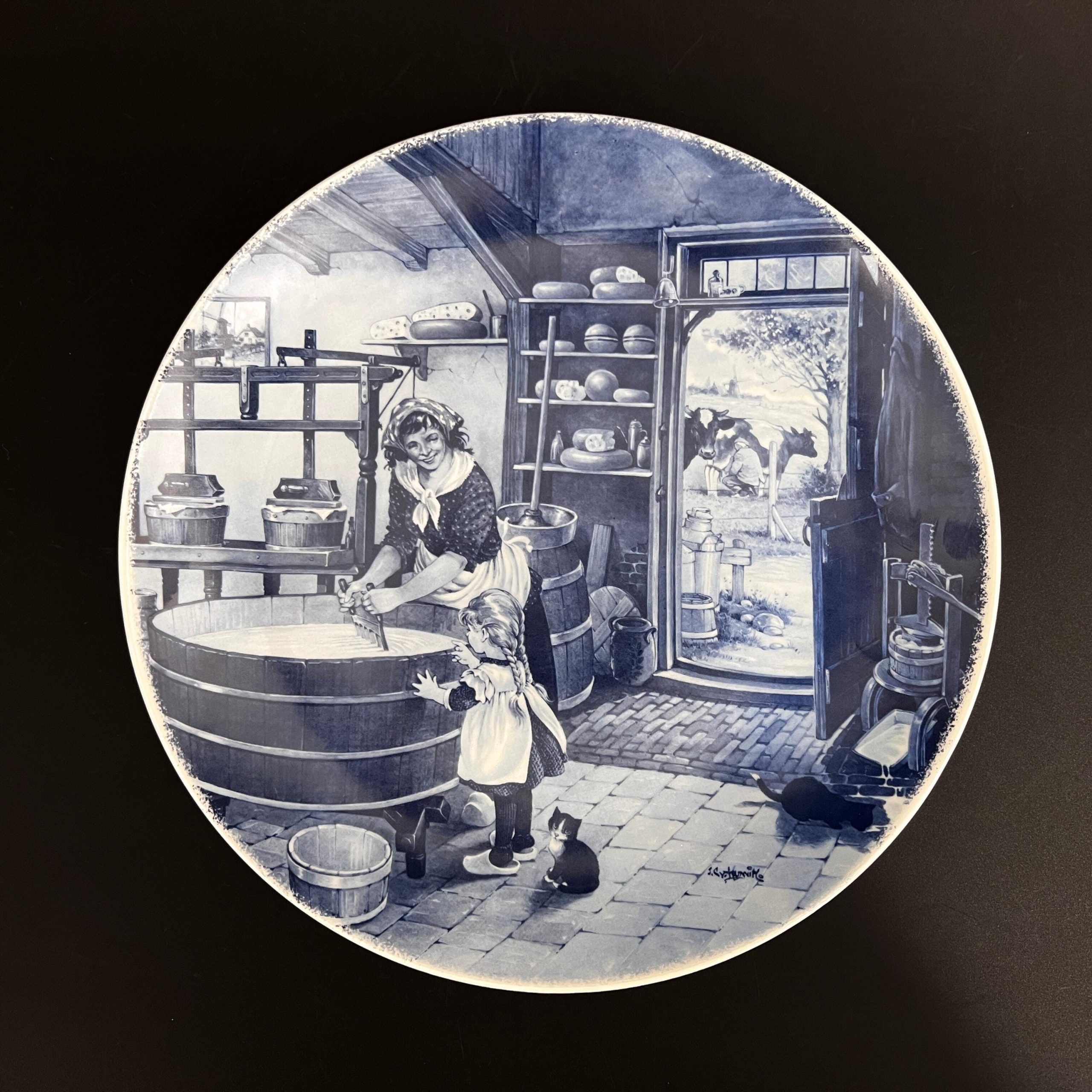 Vintage Delft Blue Wall Plate: Hand-Decorated Dutch Scene (9.5 inch) - Image 4