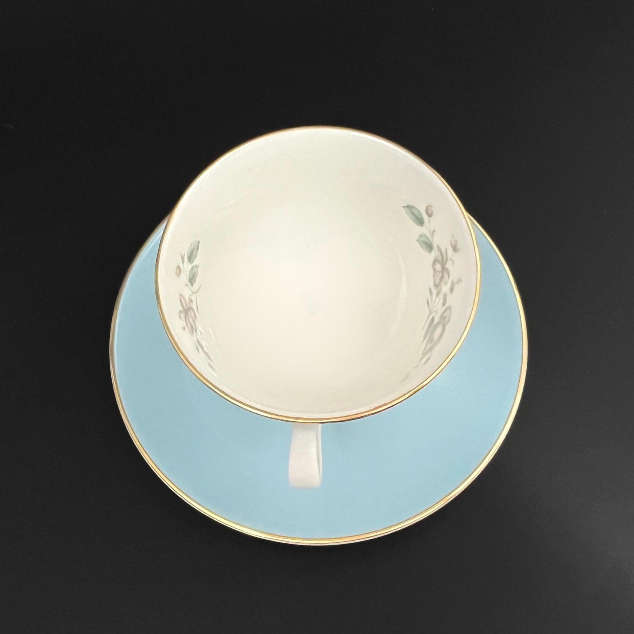 Set of 8 Royal Doulton Teacups and Saucers in Rose Elegans TC1010 - Image 4