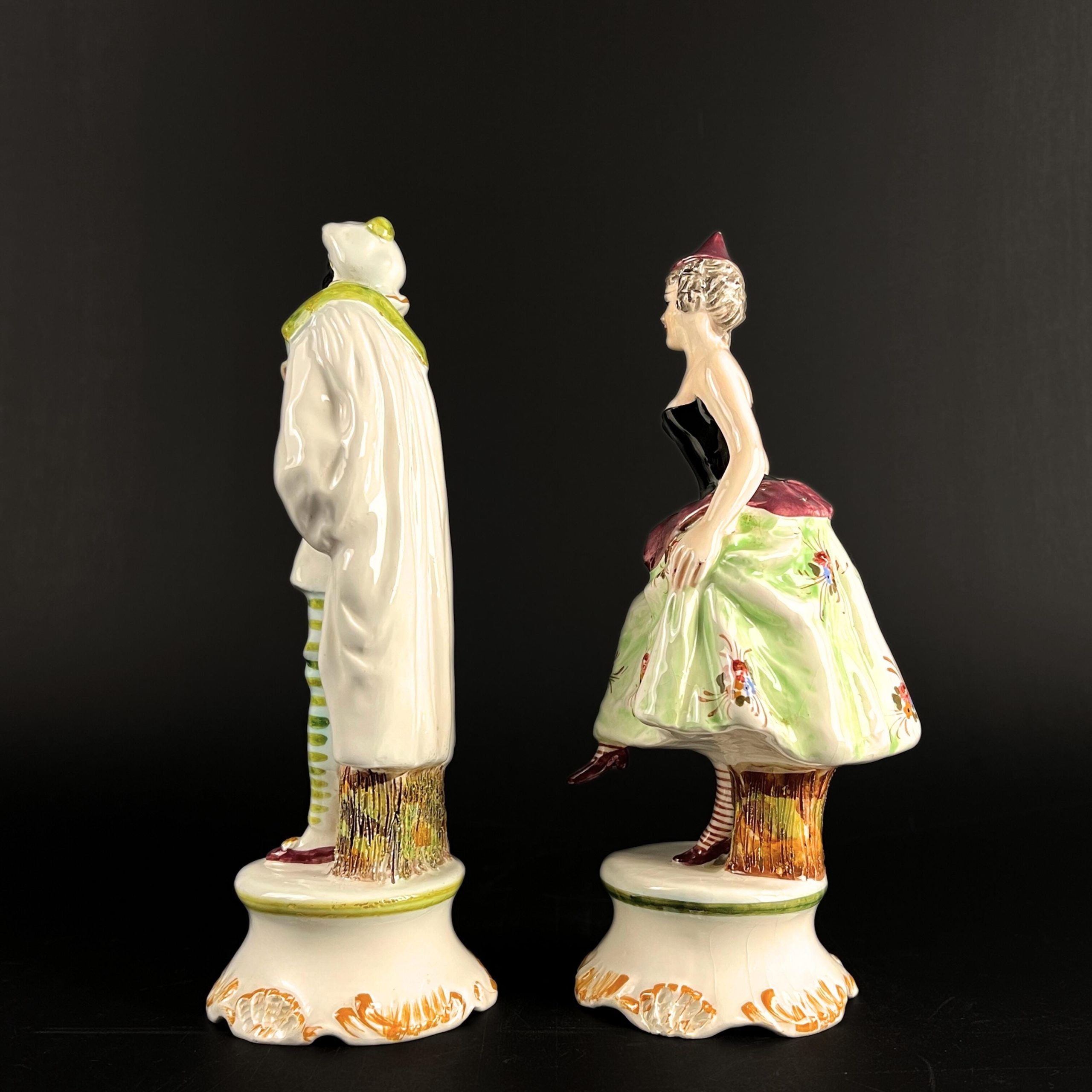 Set of Two Mid-Century Italian Porcelain Figurines from Commedia dell'arte - Pulcinella and Colombina - Image 6