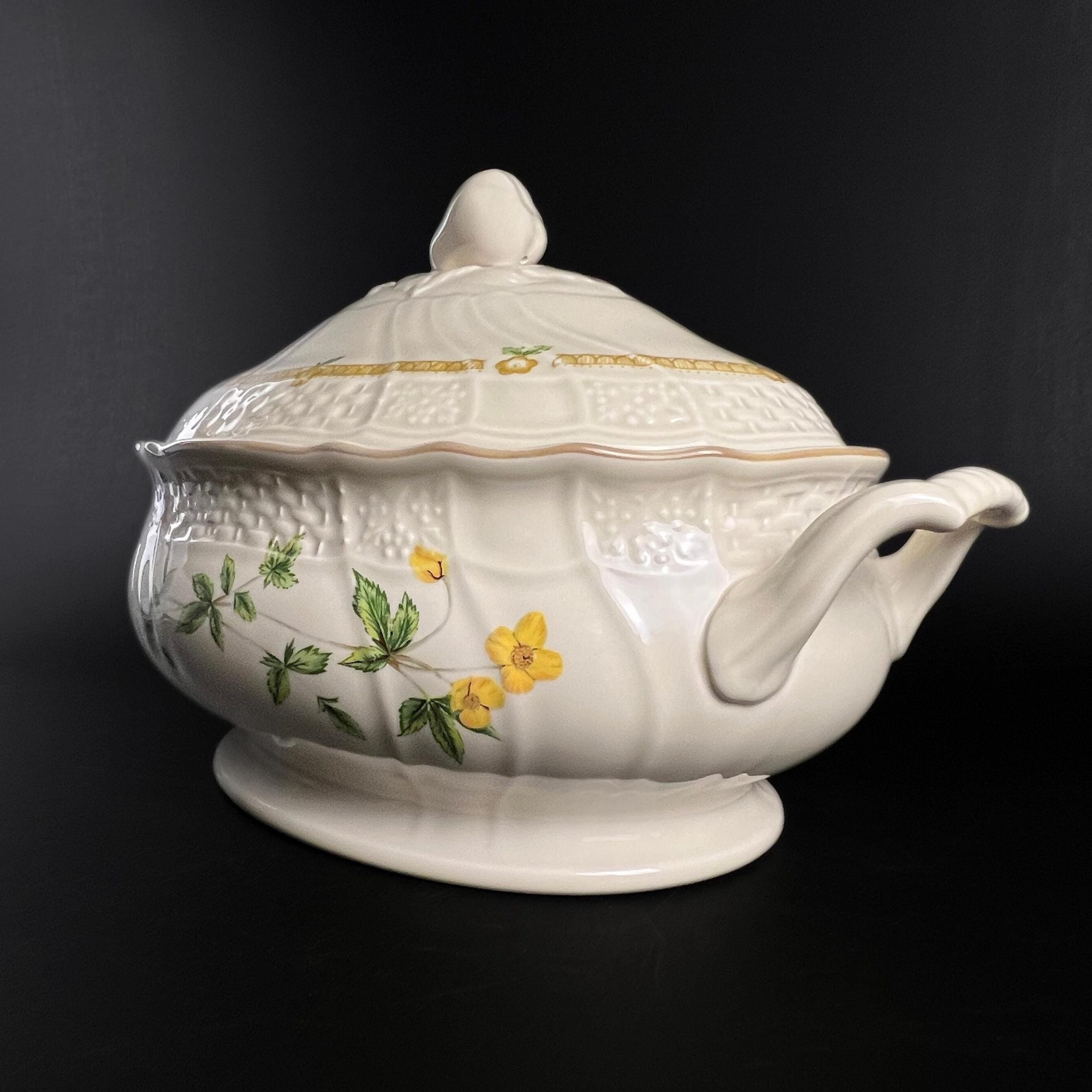 Vintage Mikasa Royalty Oval Tureen with Lid - Image 4